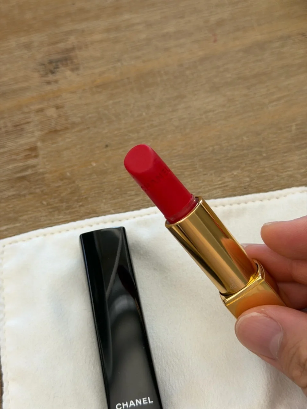 CHANEL Rouge Allure Velvet 66 L’indomabile
